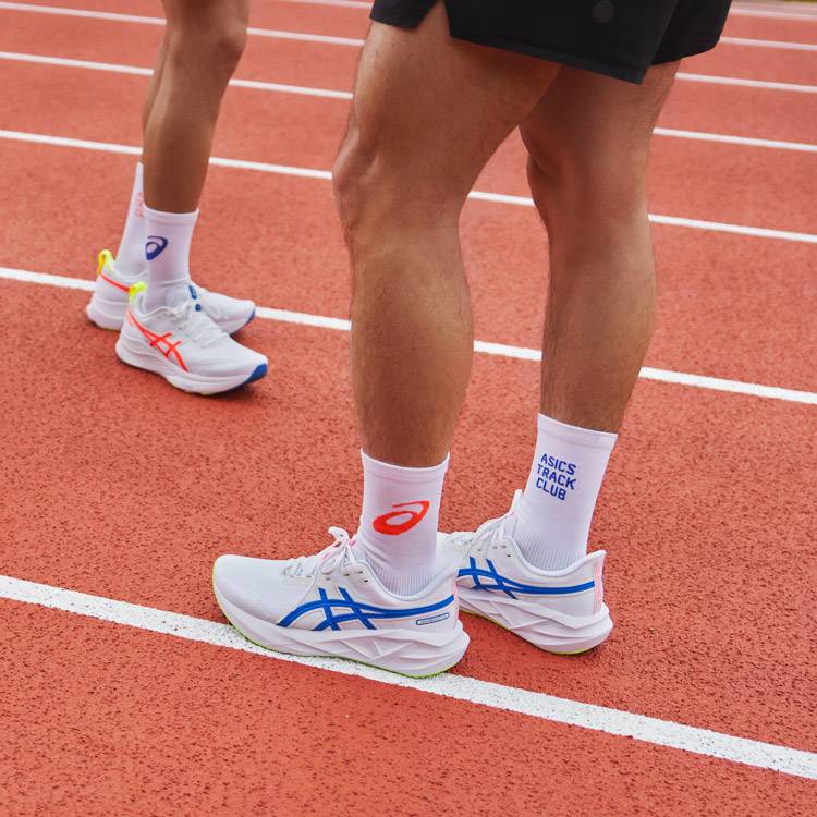 [아식스 위크]
노바블라스트5 한정 판매