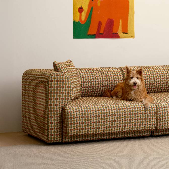 간결하지만 수려한 디테일이 느껴지는 PQ SOFA