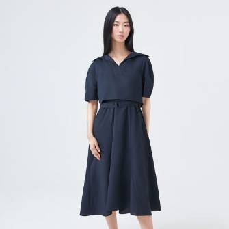 와이드 카라 플레어 원피스