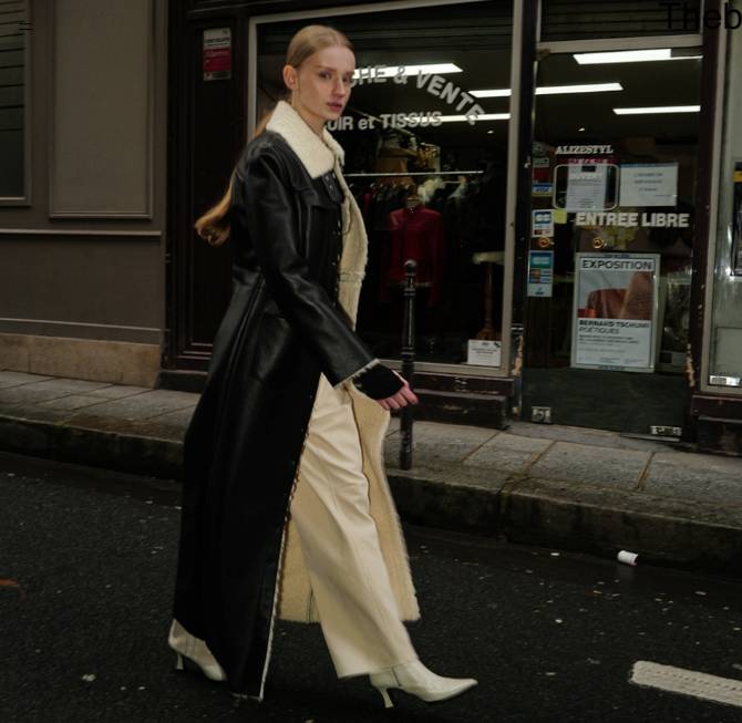 더발론은 2015년 런칭된
대한민국 디자이너 브랜드 입니다