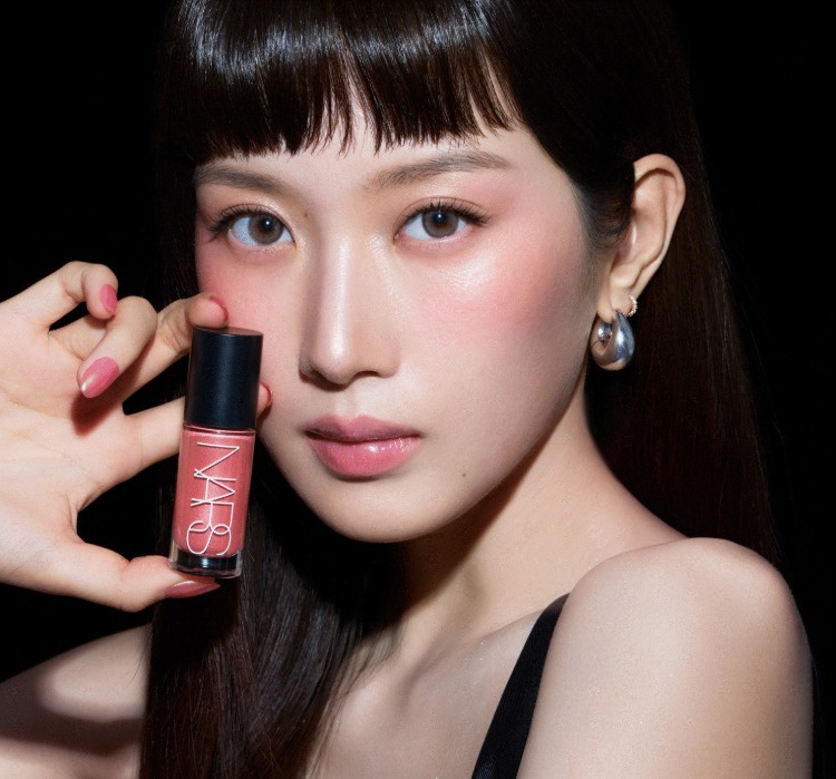 [나스] NEW 인세이셔블 리퀴드 블러쉬 팝업