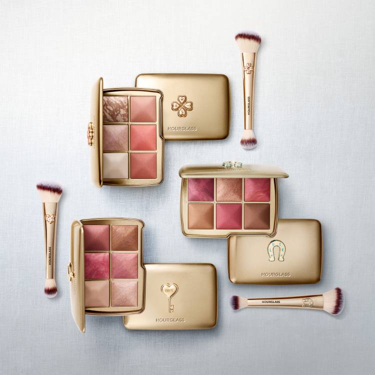 [HOURGLASS]2026 HOLIDAY POP-UP 안내 이미지