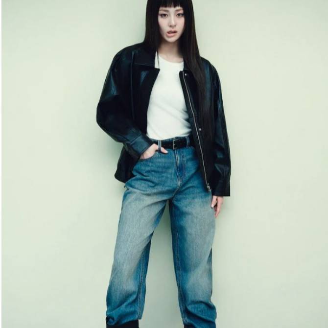 [허윤진 PICK] 워싱 와이드 데님 - 블루
