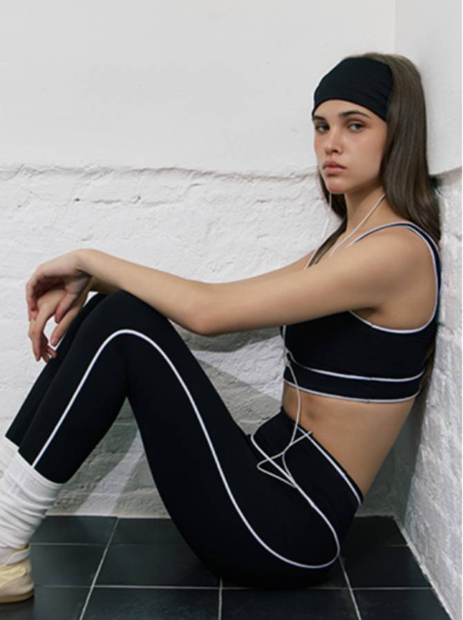 FITNESS & GYM
강렬한 움직임을 위한 트레이닝